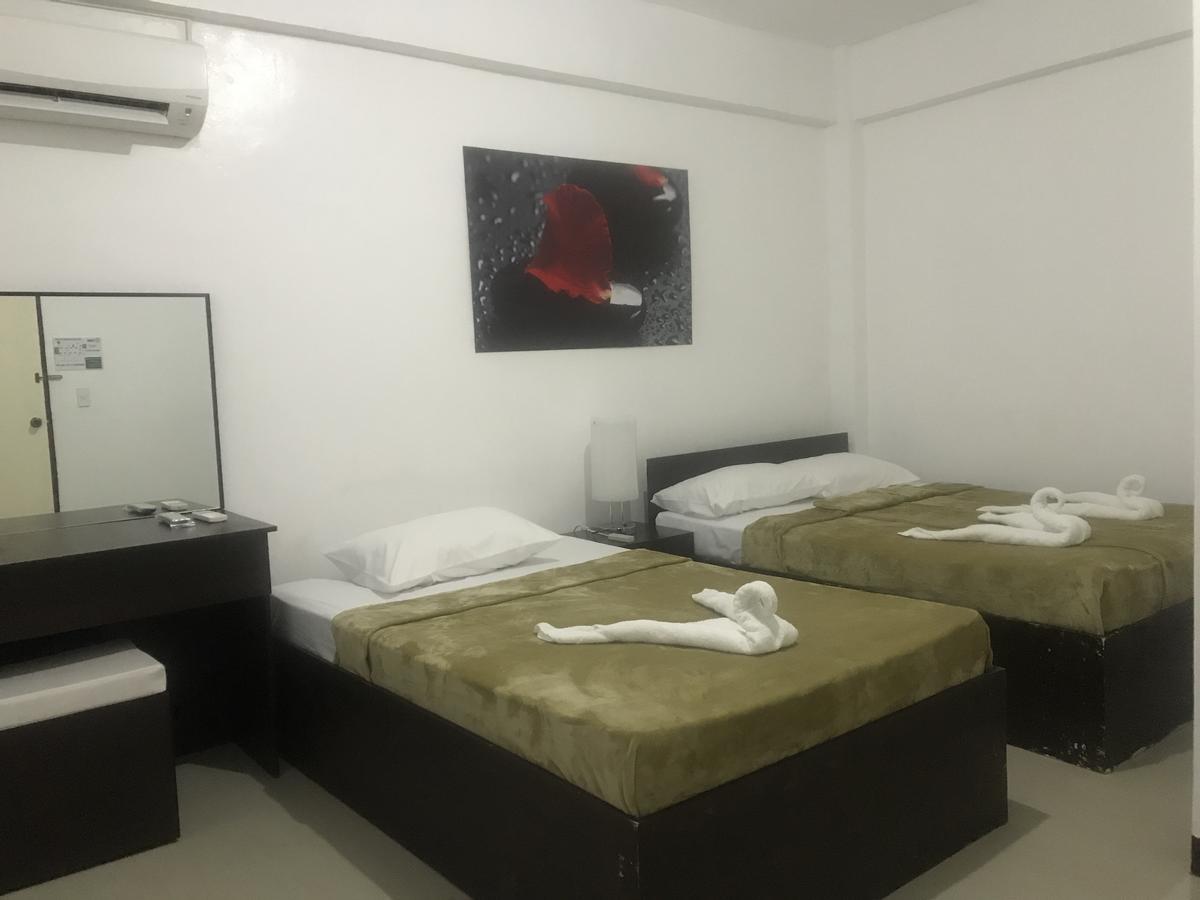 4C'S Tourist Lodge Puerto Princesa Екстериор снимка