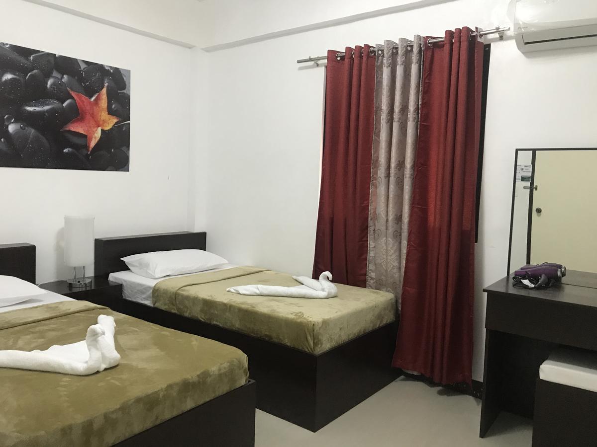 4C'S Tourist Lodge Puerto Princesa Екстериор снимка