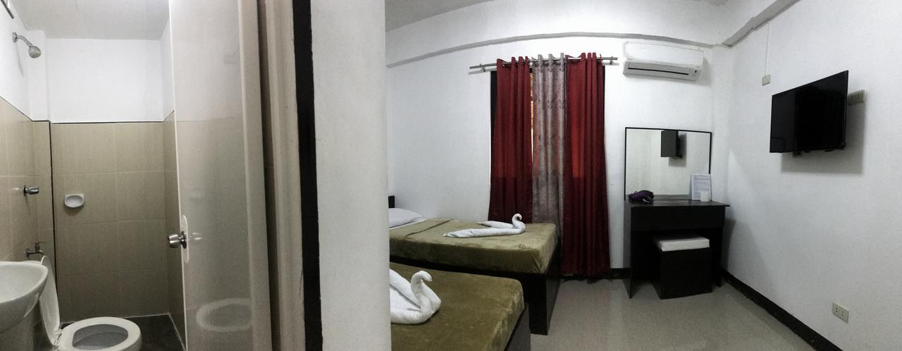 4C'S Tourist Lodge Puerto Princesa Екстериор снимка