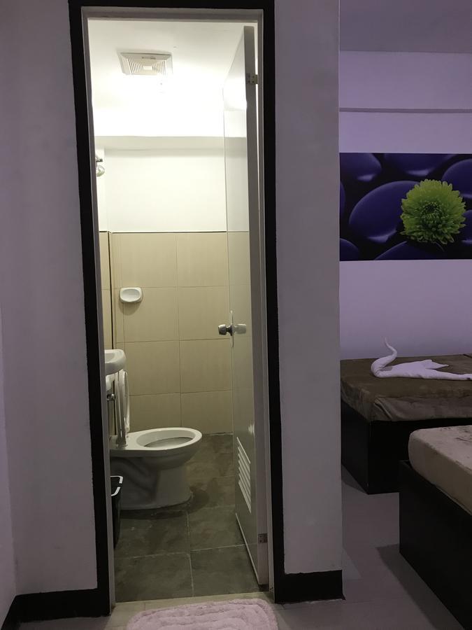4C'S Tourist Lodge Puerto Princesa Екстериор снимка