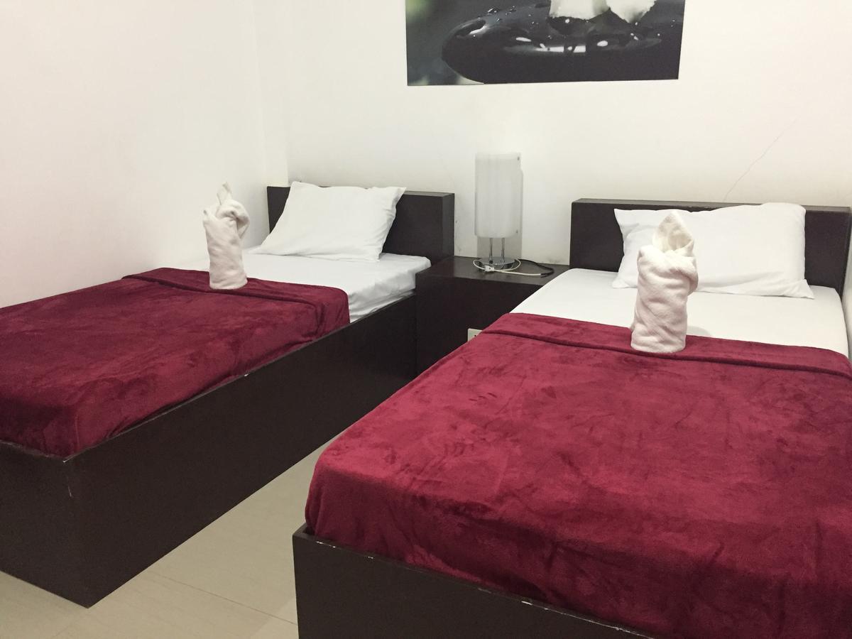4C'S Tourist Lodge Puerto Princesa Екстериор снимка