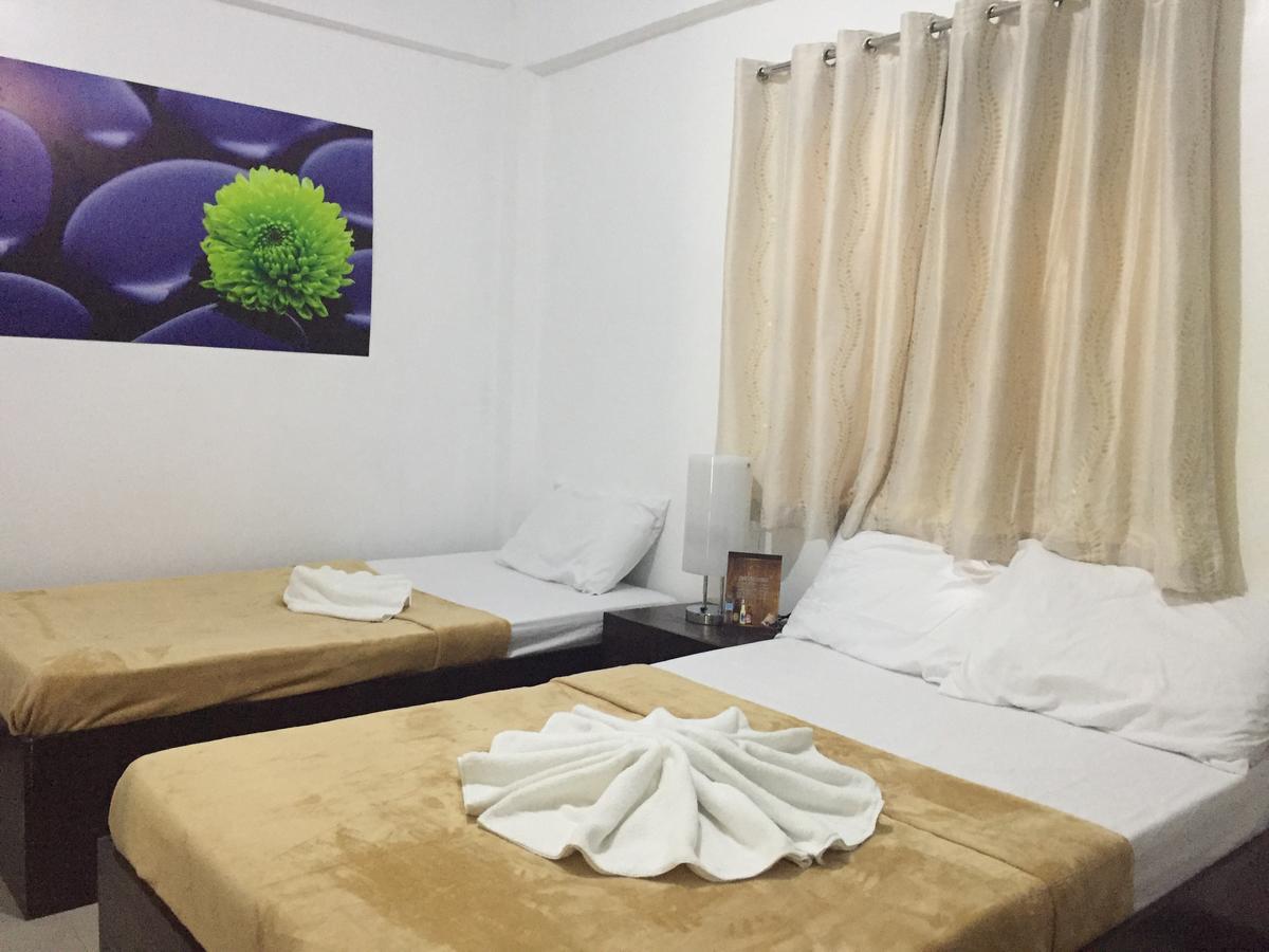 4C'S Tourist Lodge Puerto Princesa Екстериор снимка