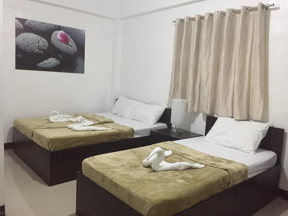 4C'S Tourist Lodge Puerto Princesa Екстериор снимка